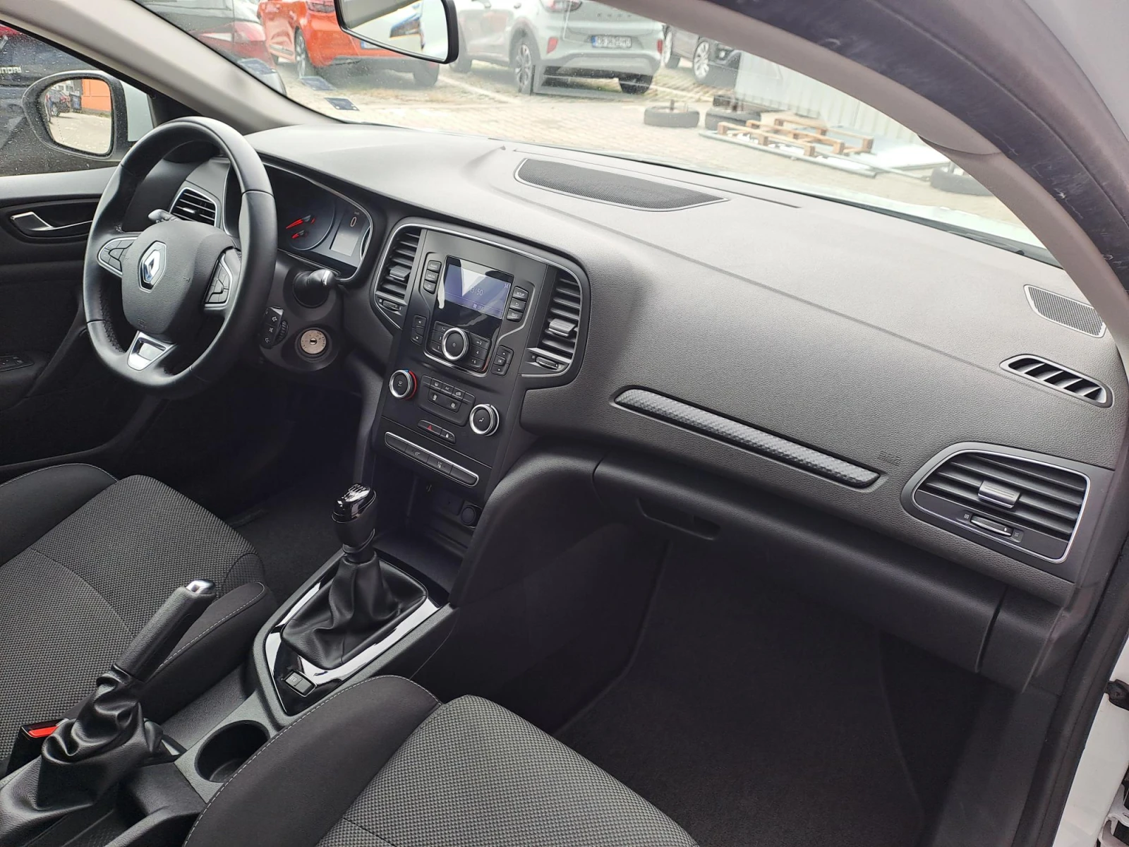 Renault Megane 1.3 Sedan TCe Life  140�.�. | Mobile.bg � ����������� 11