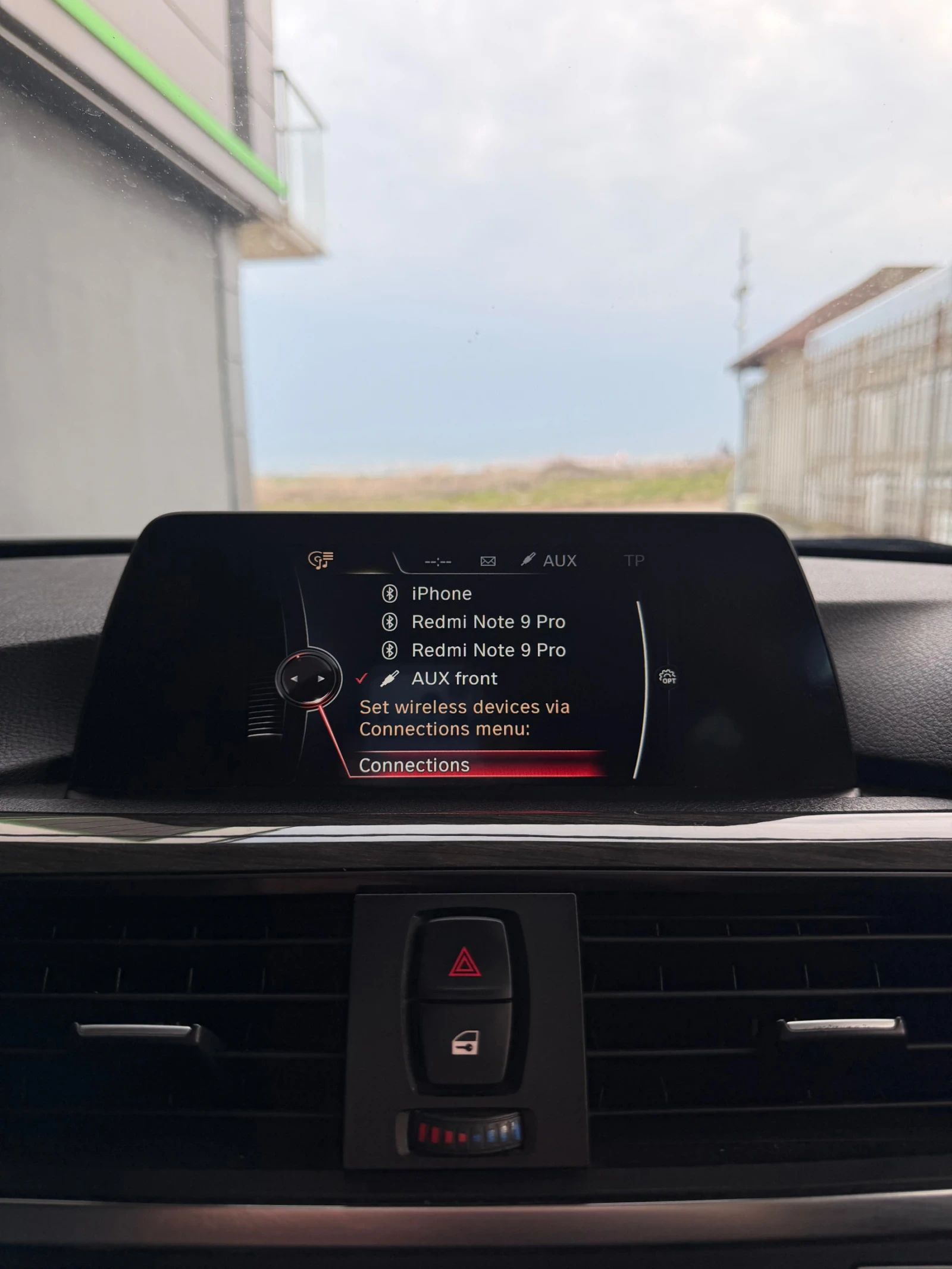 BMW 320 Luxury paket automatic, снимка 16 - Автомобили и джипове - 53858309