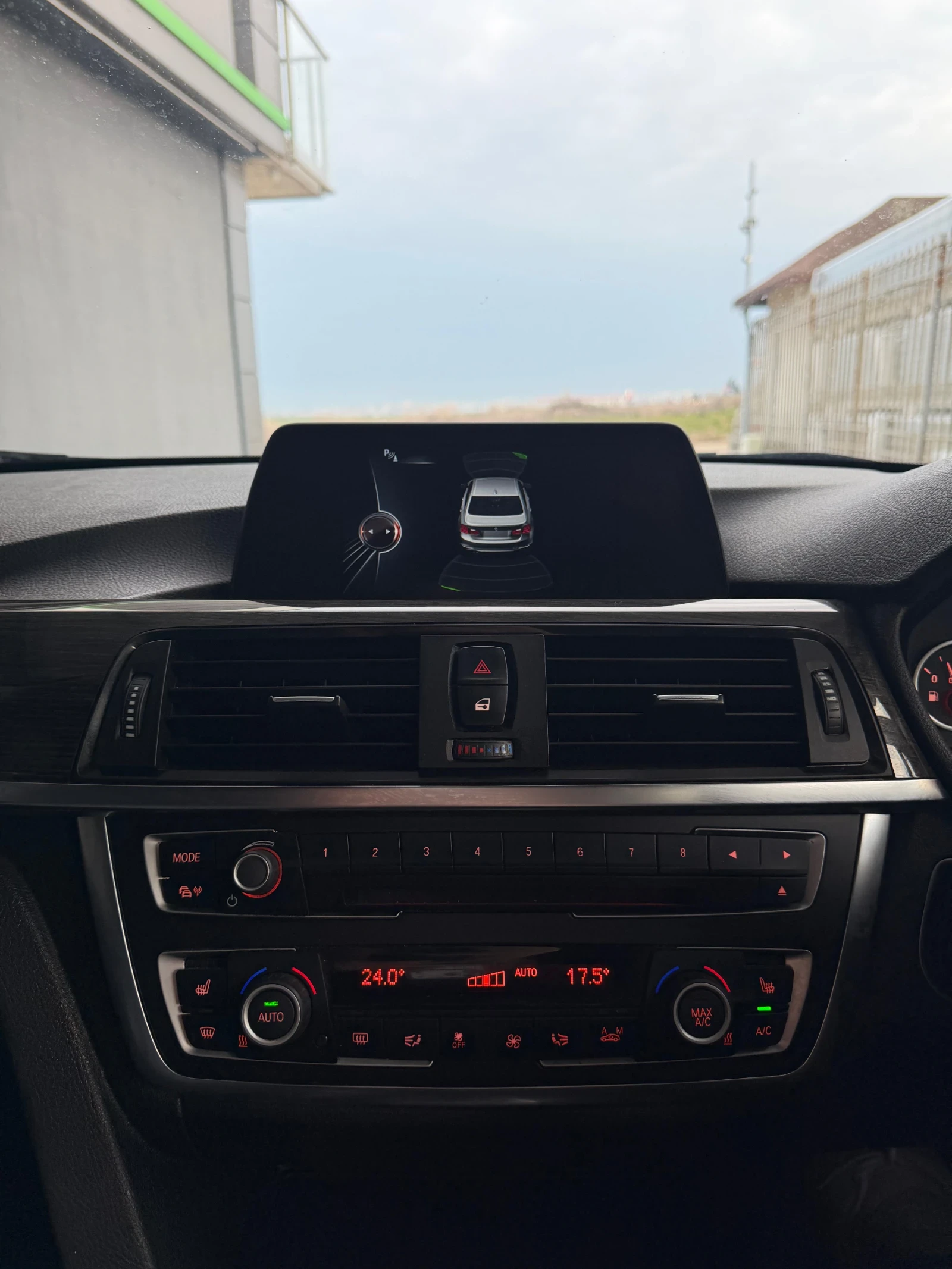 BMW 320 Luxury paket automatic, снимка 13 - Автомобили и джипове - 53858309