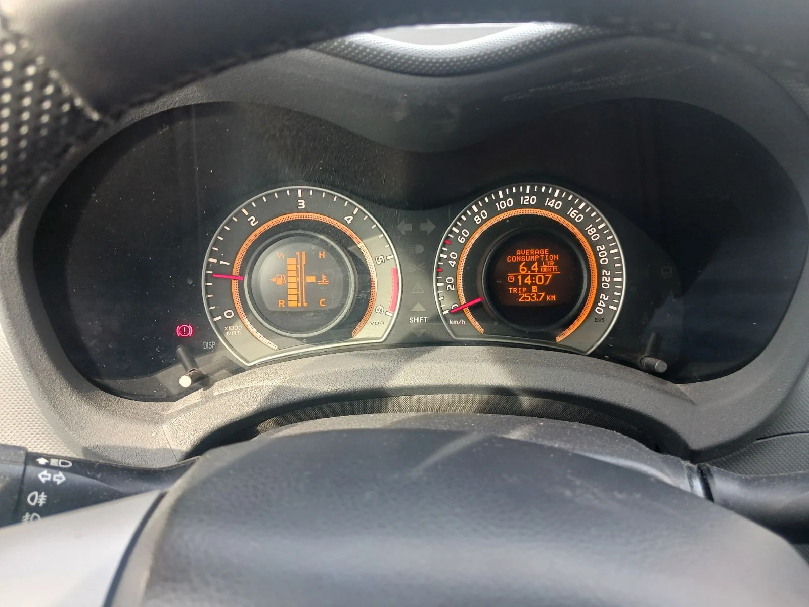 Toyota Auris, снимка 11 - Автомобили и джипове - 53722956