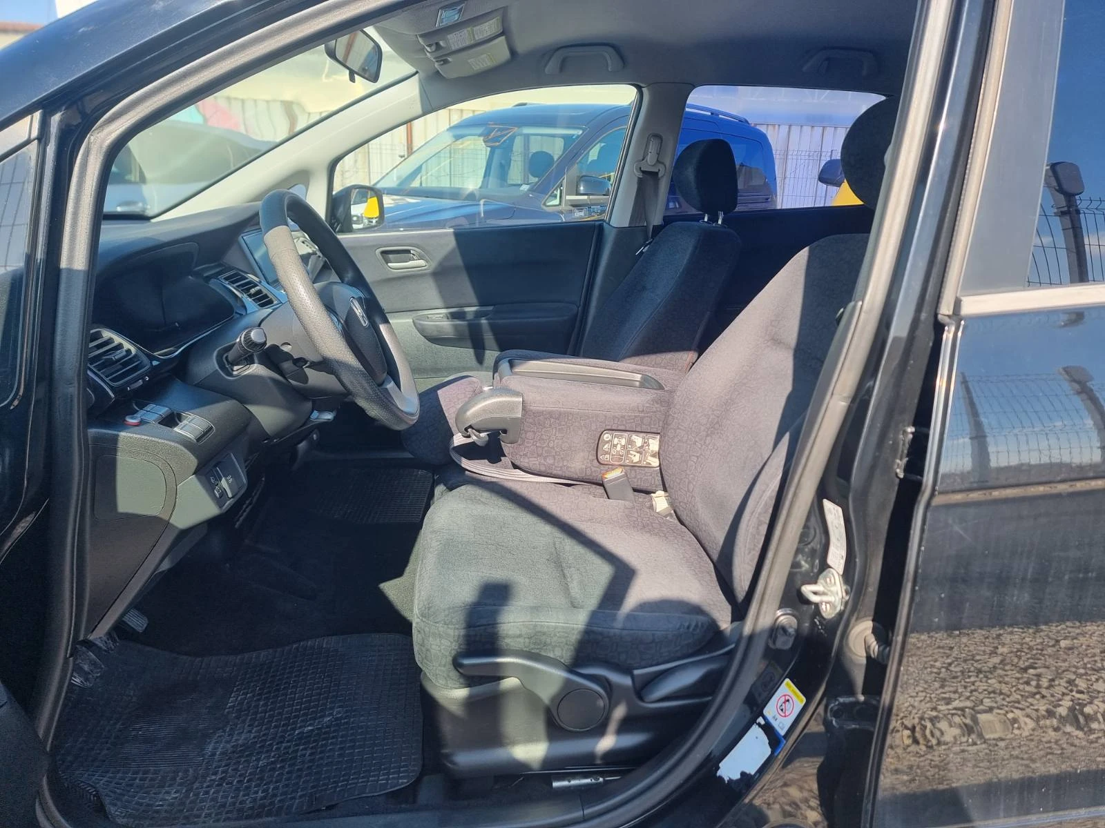 Honda Fr-v 2.2CDTI ЕВРО4 КЛИМАТРОНИК - изображение 6