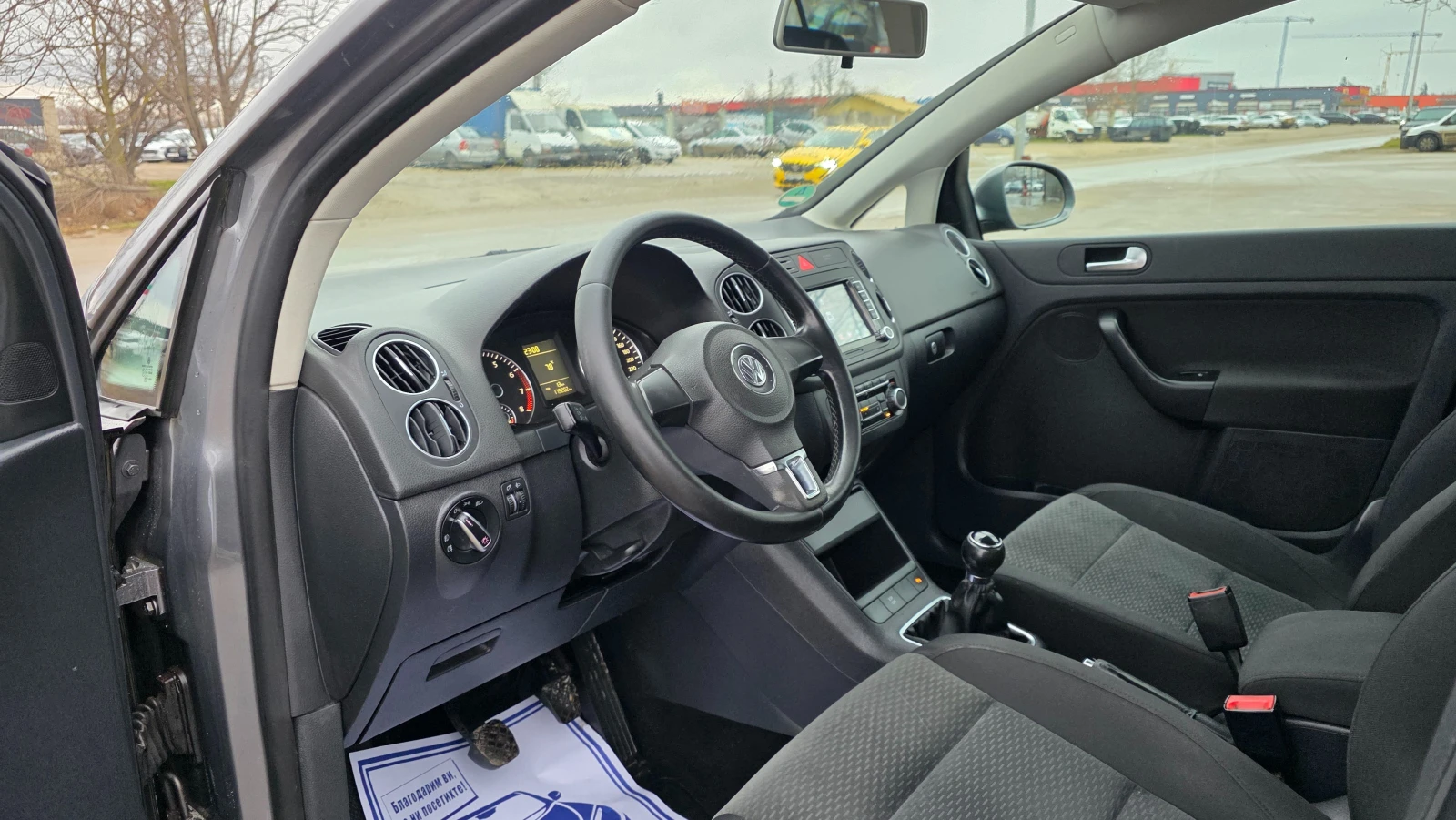 VW Golf Plus 1.6i/102hp/NAVI, снимка 8 - Автомобили и джипове - 53773816