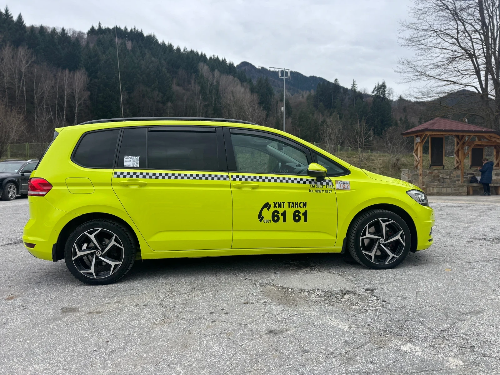 VW Touran, снимка 2 - Автомобили и джипове - 54033444