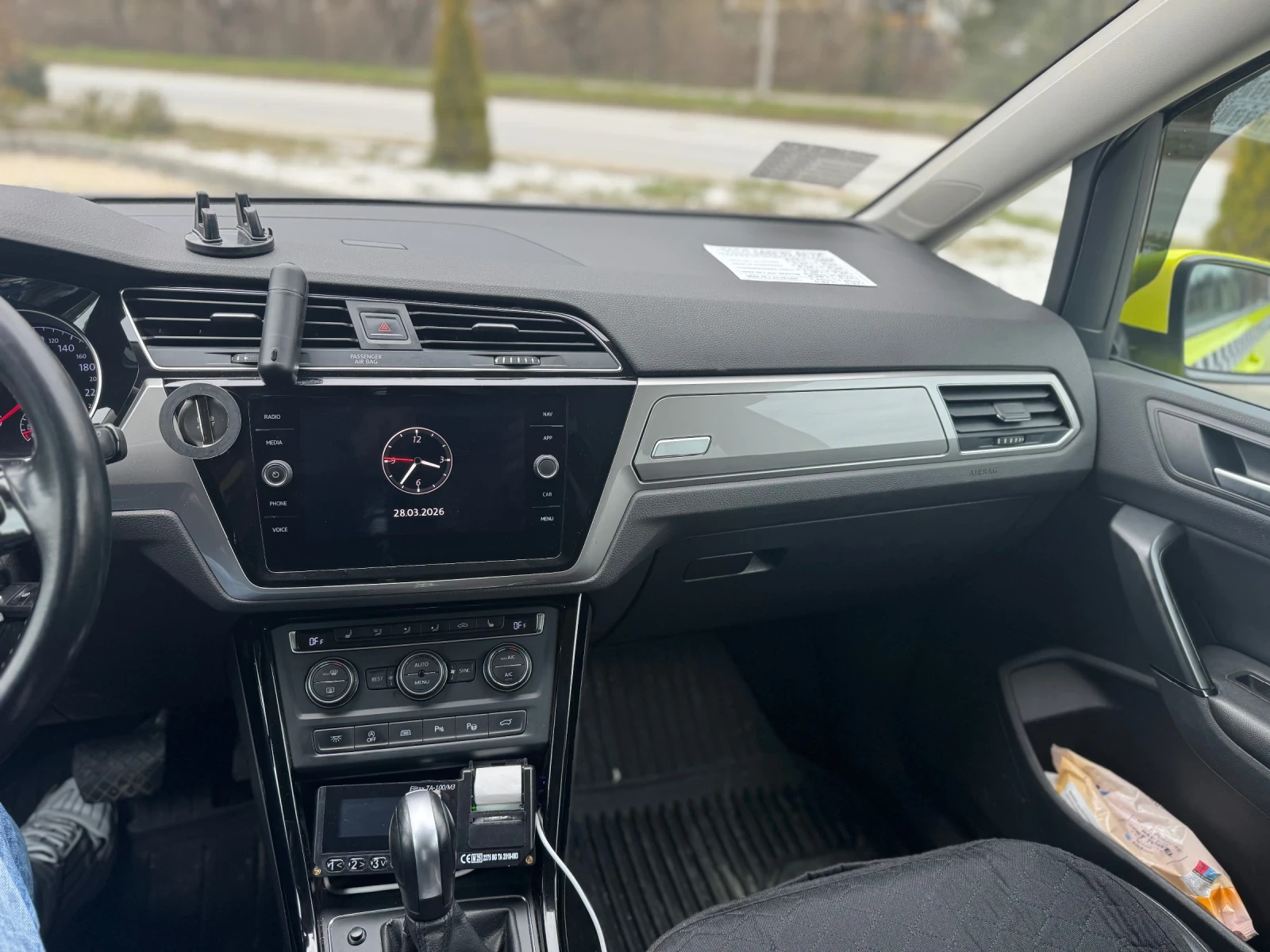 VW Touran, снимка 8 - Автомобили и джипове - 54033444