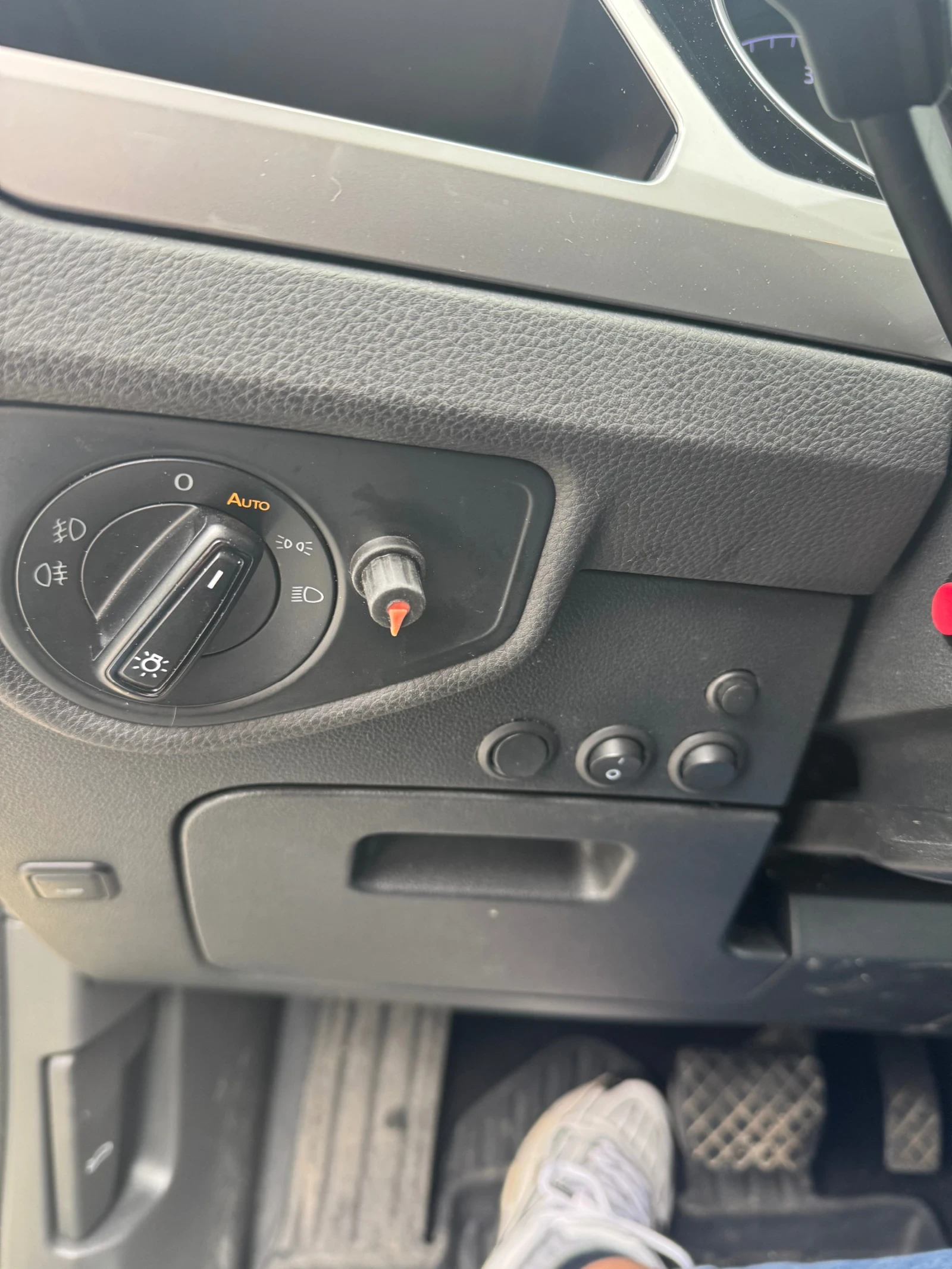 VW Touran, снимка 11 - Автомобили и джипове - 54033444