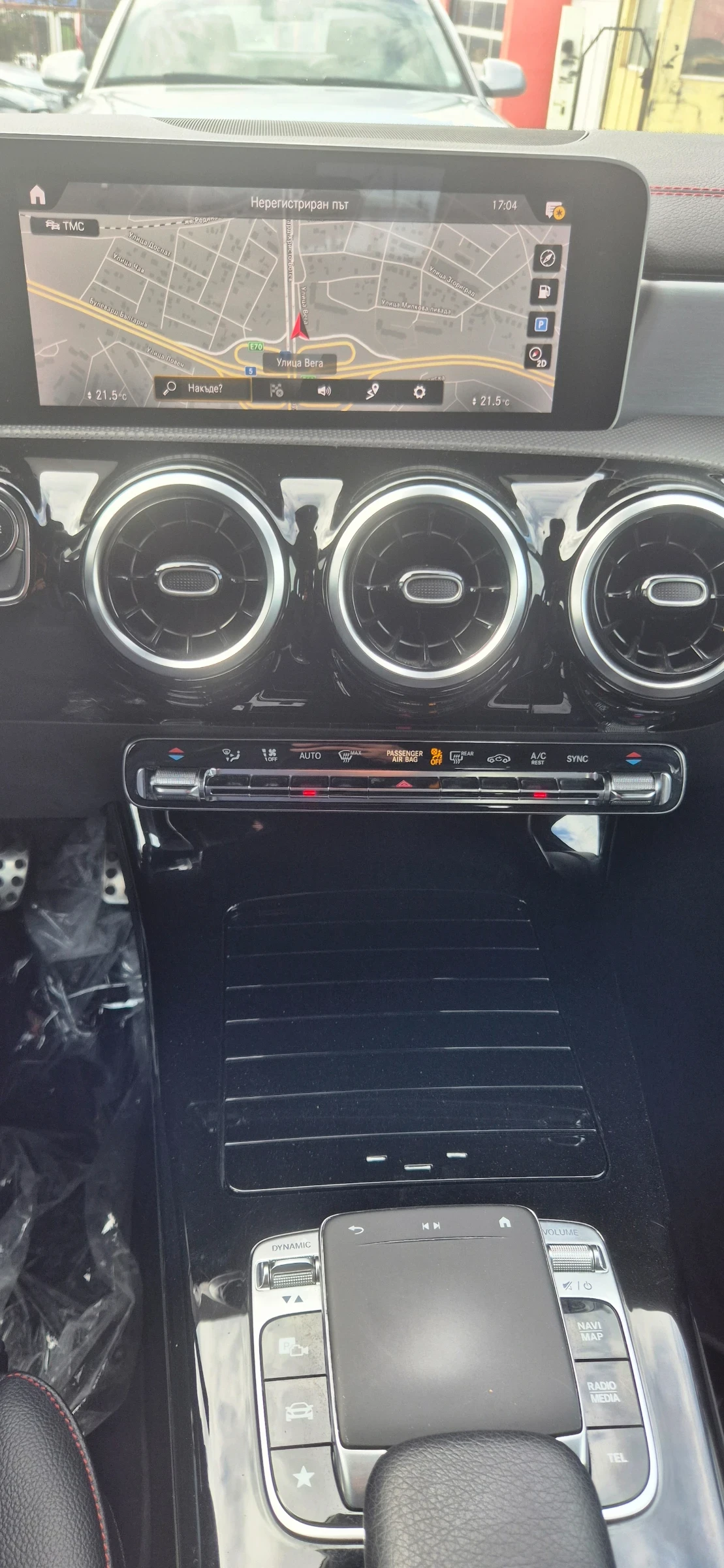 Mercedes-Benz CLA 200 D* AMG* DIGITAL* LED, снимка 8 - Автомобили и джипове - 54060514