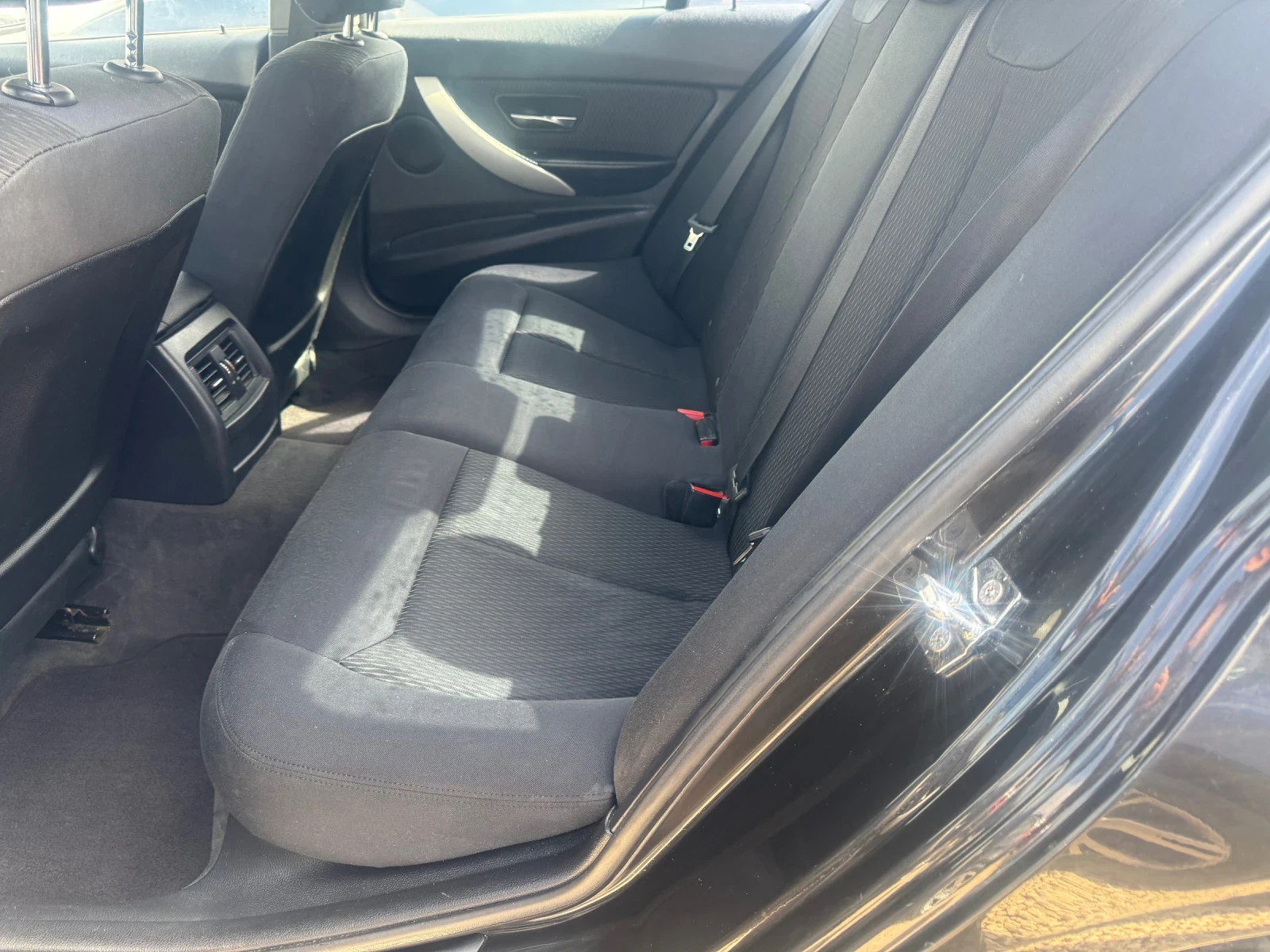 BMW 320 D ДЕСЕН АВТОМАТИК БАРТЕР ЛИЗИНГ, снимка 10 - Автомобили и джипове - 54177521