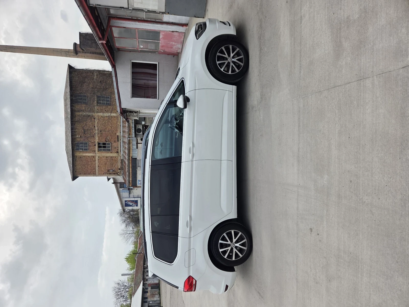 VW Touran 1.4 TSI , снимка 6 - Автомобили и джипове - 54240731