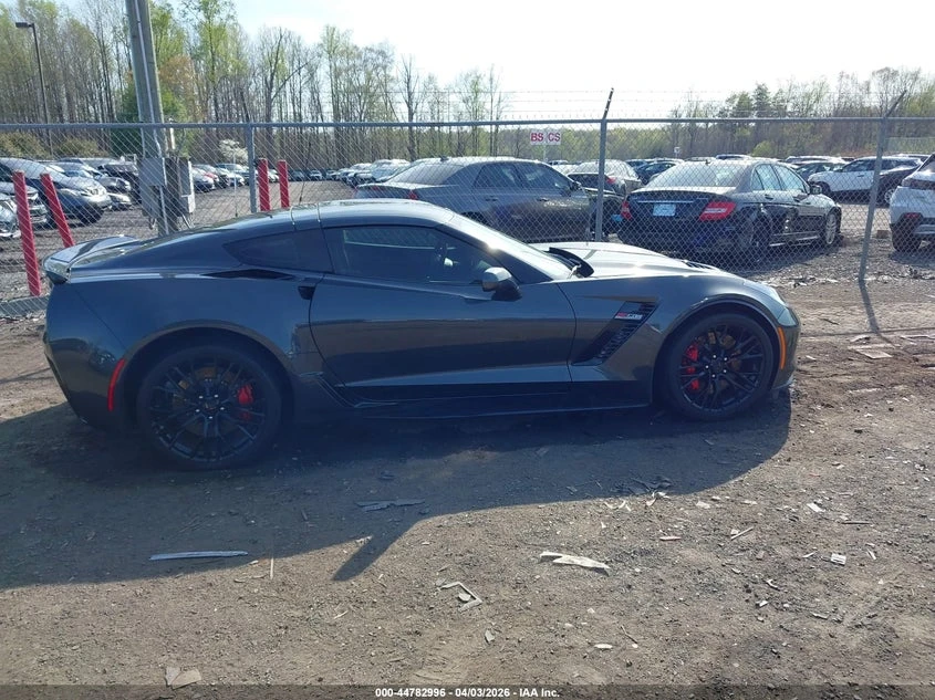 Chevrolet Corvette 6.2l Z06, снимка 13 - Автомобили и джипове - 54773548