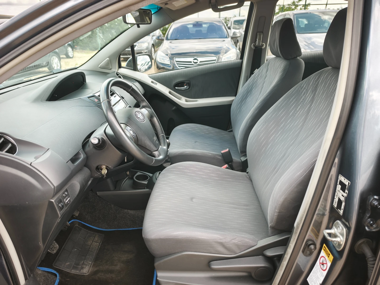 Toyota Yaris 1.3VVTI-99кс= 117х.kм= 6СК= FACELIFT= КЛИМАТРОНИ, снимка 11 - Автомобили и джипове - 54931494