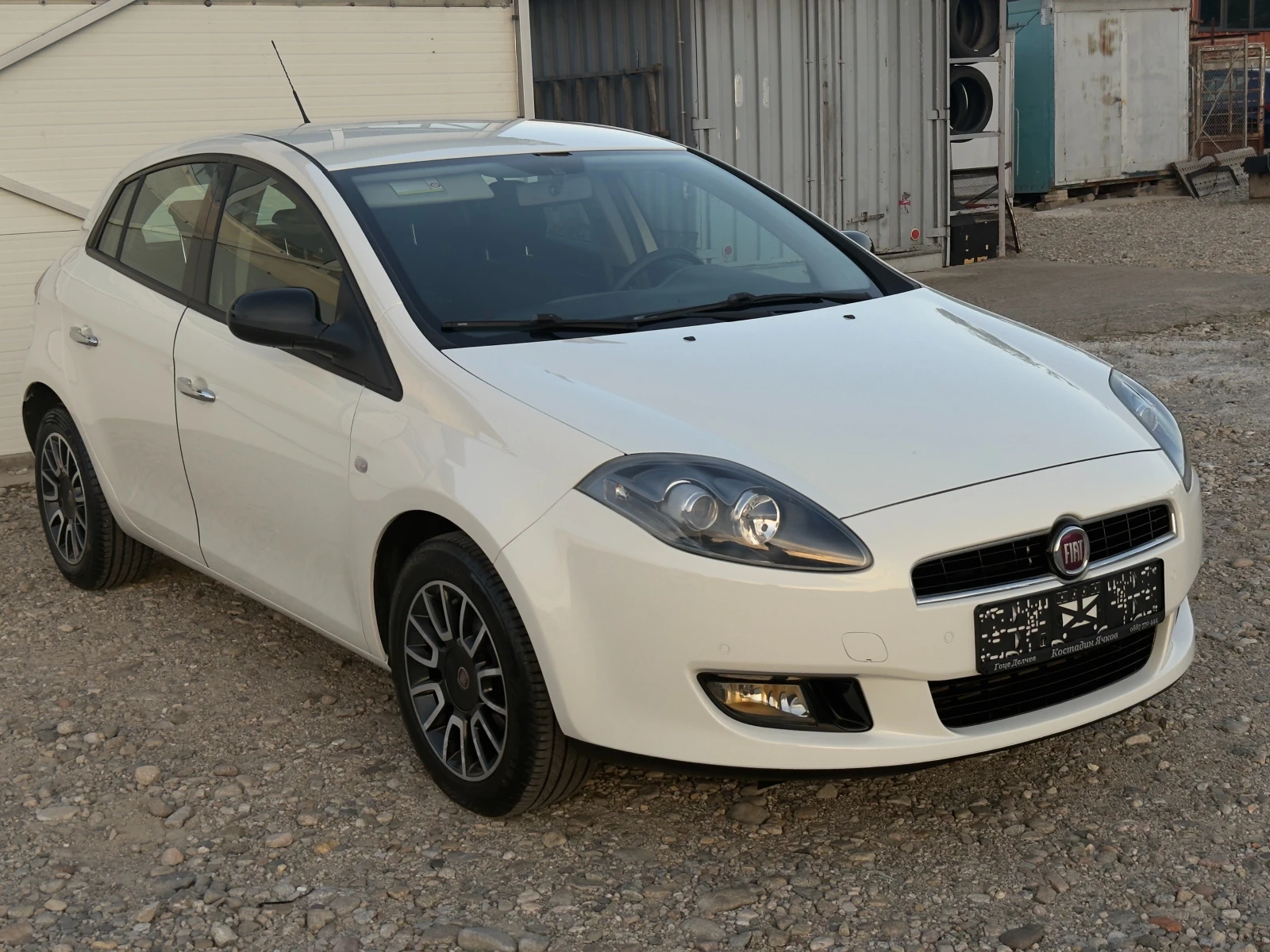 Fiat Bravo 1.6 Multijet Автомат/Парктроник/Собствен лизинг, снимка 2 - Автомобили и джипове - 55269562