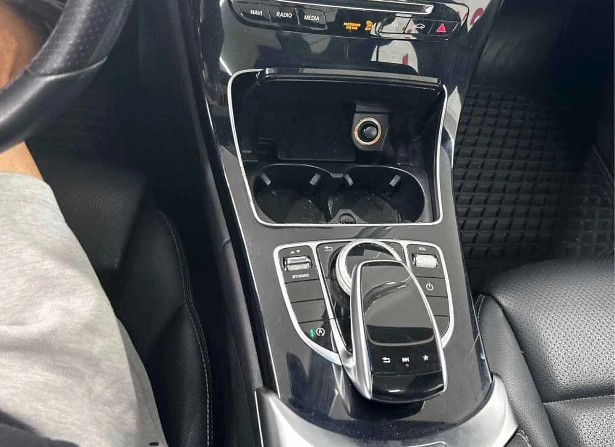 Mercedes-Benz C 300 AMG Line * CARFAX * 118k km * , снимка 8 - Автомобили и джипове - 55371293