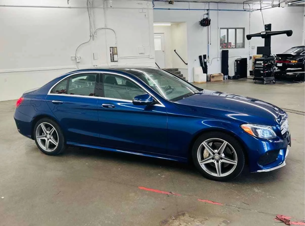 Mercedes-Benz C 300 AMG Line * CARFAX * 118k km * , снимка 2 - Автомобили и джипове - 55371293