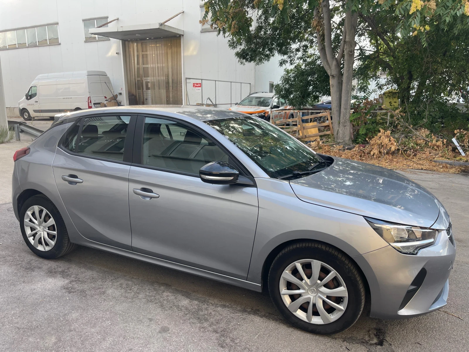 Opel Corsa 1.5d, снимка 3 - Автомобили и джипове - 55967114
