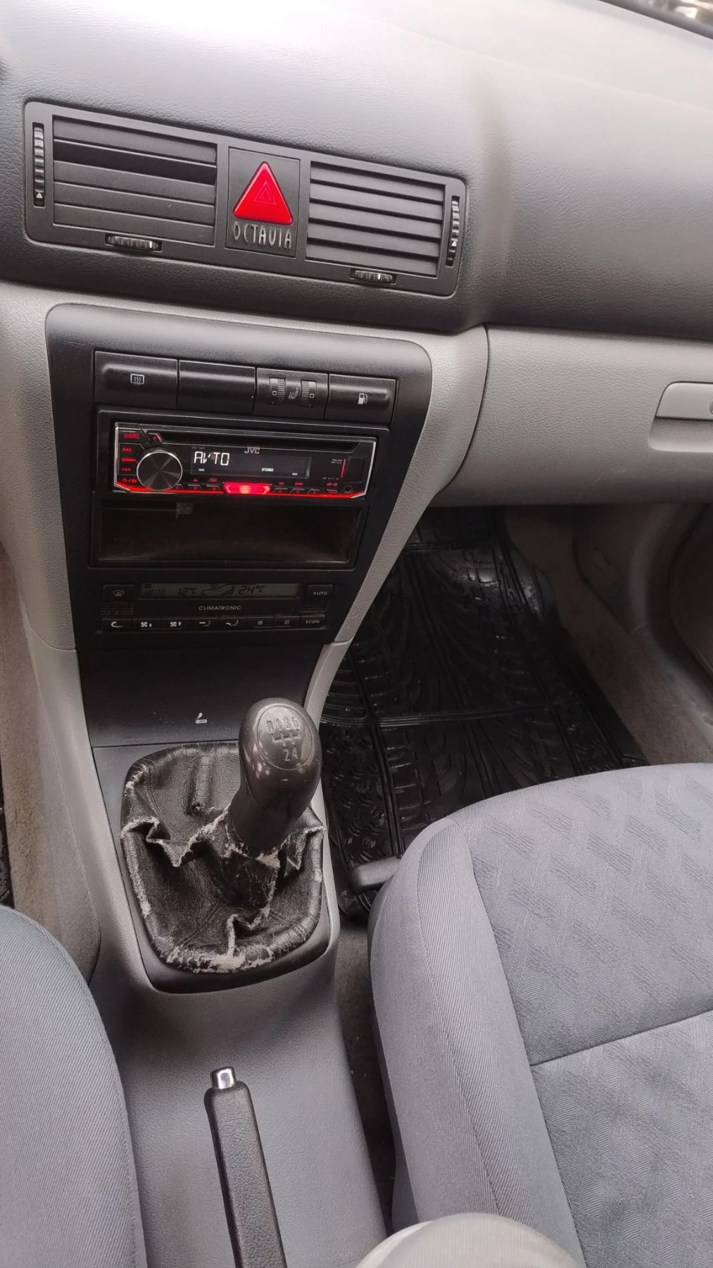 Skoda Octavia, снимка 15 - Автомобили и джипове - 56684252