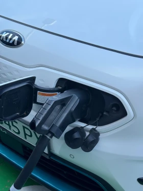 Обява за продажба на Kia Niro e-Niro 64 kWh Dynamic Line ~36 900 лв. - изображение 4 | Auto.bg Обява за продажба на Kia Niro e-Niro 64 kWh Dynamic Line ~36 900 лв. - изображение 4