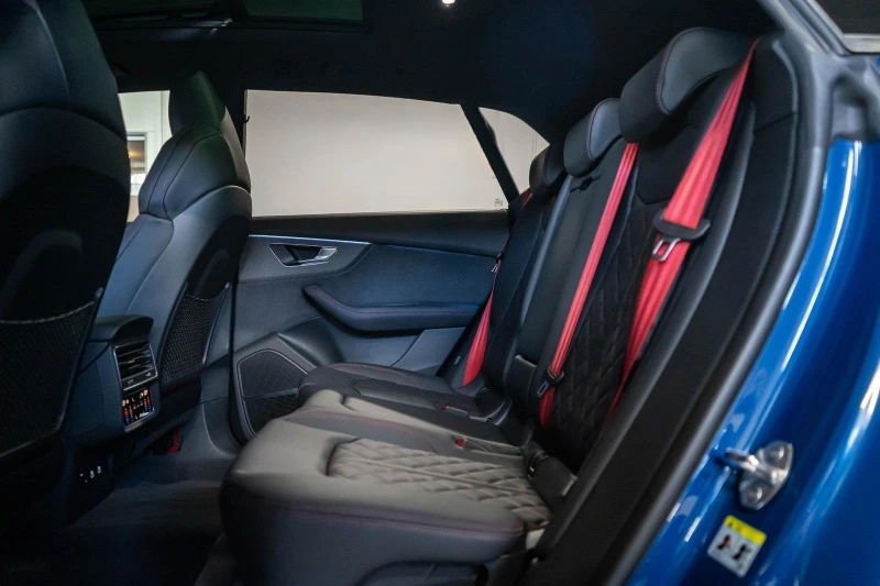 Audi SQ8 FACELIFT/ABT 650HP/CARBON/B&O/PANO/MATRIX/HEAD UP/, снимка 16 - Автомобили и джипове - 51165726