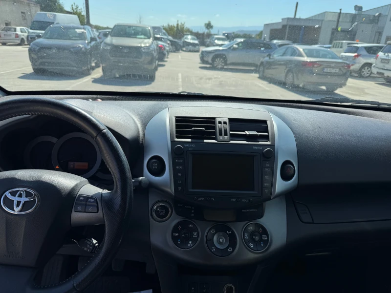 Toyota Rav4, снимка 9 - Автомобили и джипове - 51630388