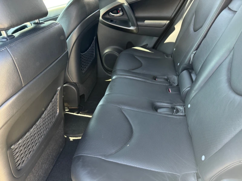 Toyota Rav4, снимка 7 - Автомобили и джипове - 51630388