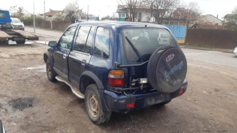 Kia Sportage 2.0i/на части , снимка 3 - Автомобили и джипове - 36421313