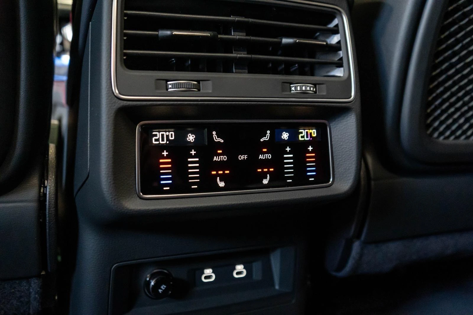 Audi SQ8 FACELIFT/ABT 650HP/CARBON/B&O/PANO/MATRIX/HEAD UP/ | Mobile.bg   17