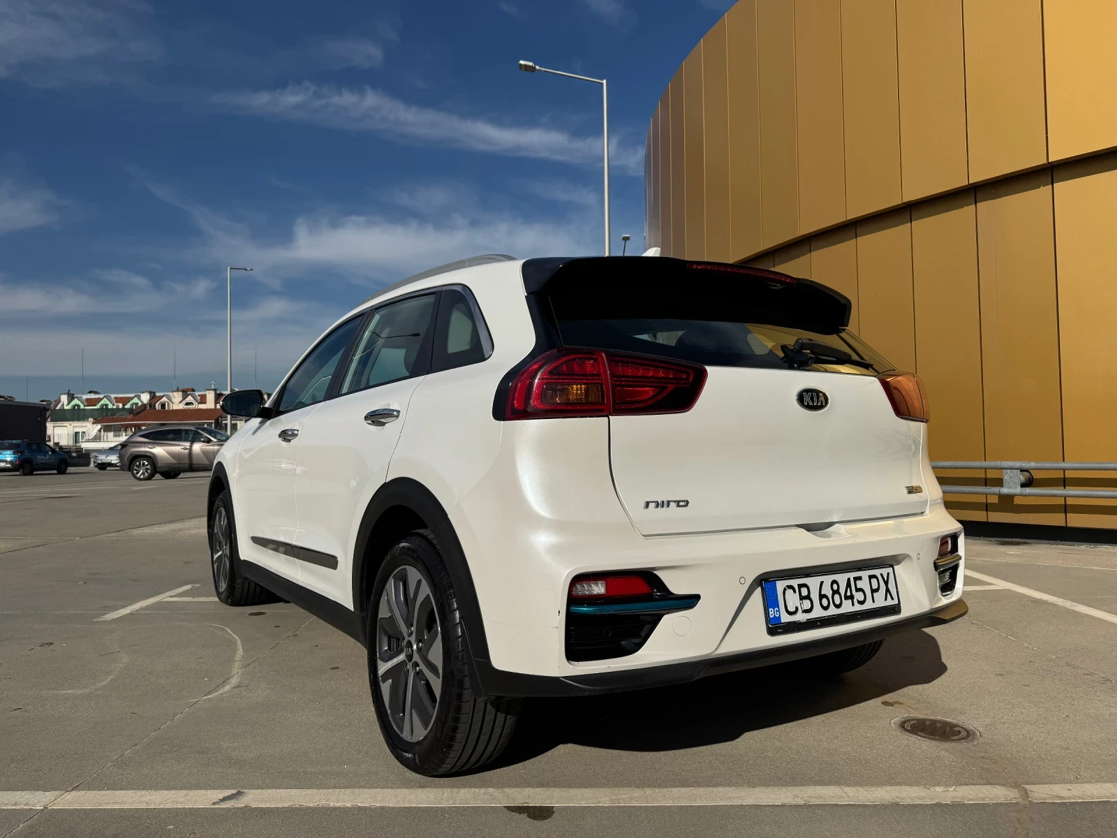 Kia Niro e-Niro 64 kWh Dynamic Line | Mobile.bg   11