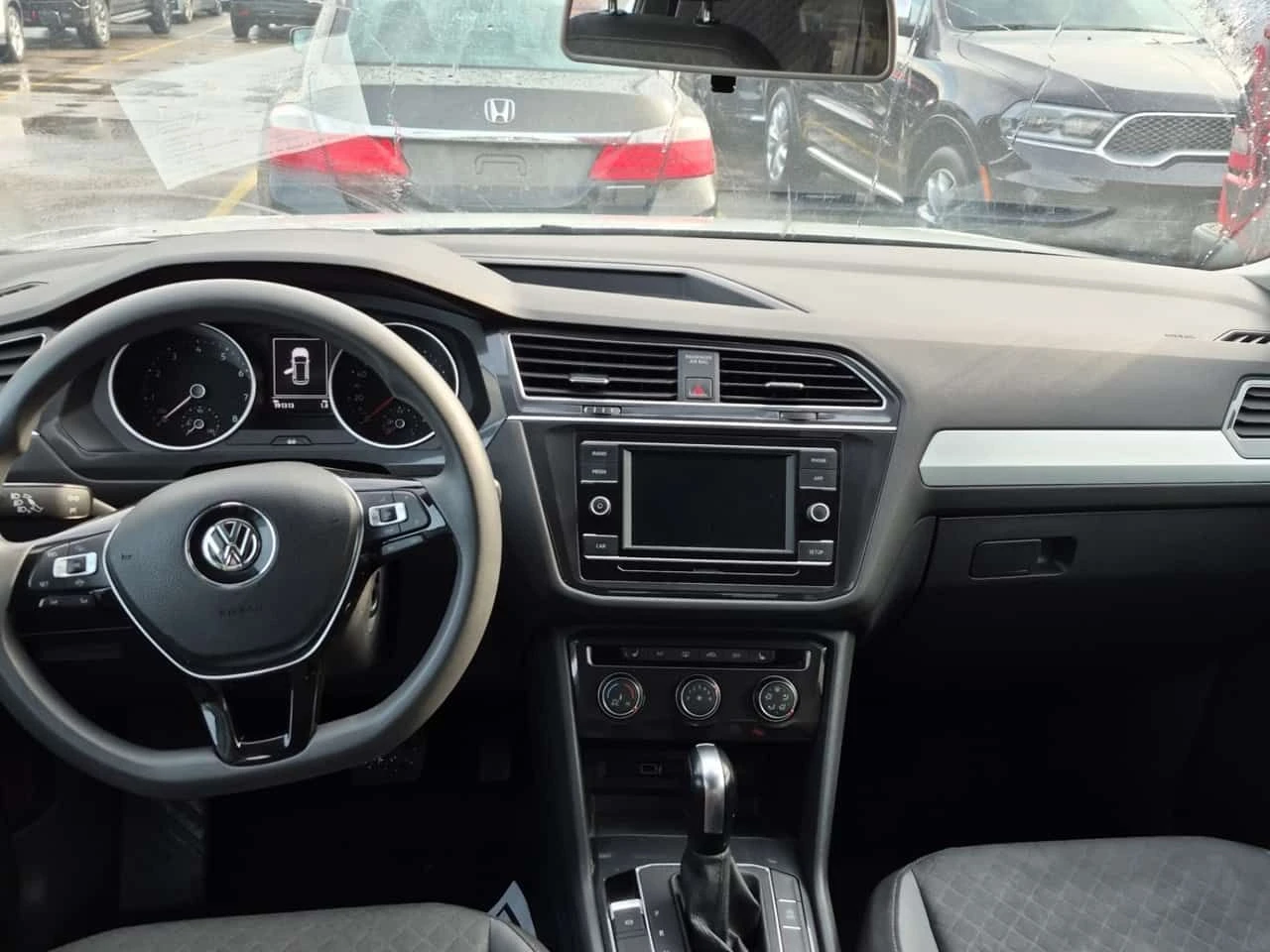 VW Tiguan * TRENDLINE * CARFAX * БЕЗ ИНЦИДЕНТИ * , снимка 10 - Автомобили и джипове - 54332339