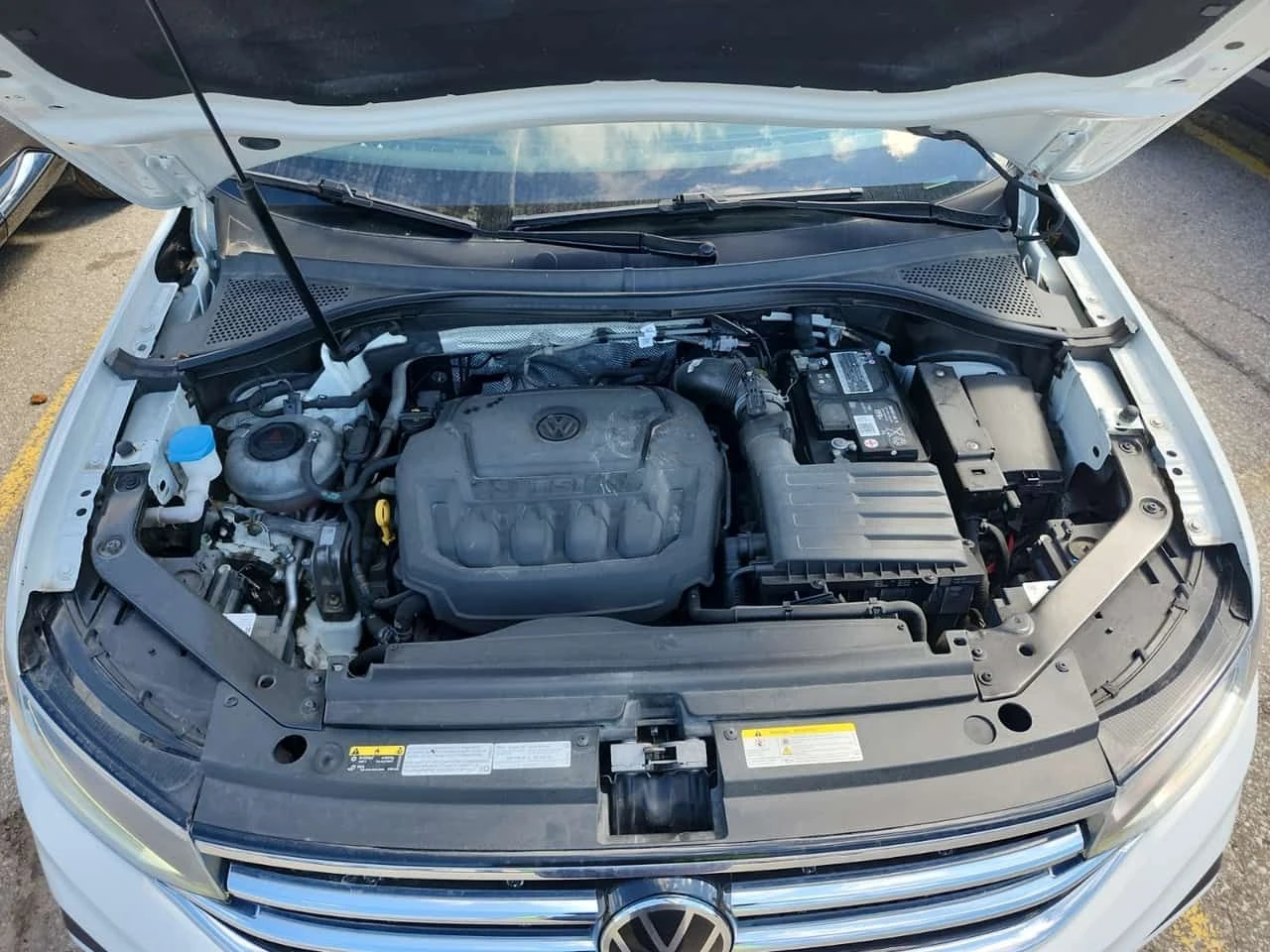 VW Tiguan Comfortline/CARFAX/Кожа/Подгрев/ФИНАНСИРАНЕ, снимка 17 - Автомобили и джипове - 55014973