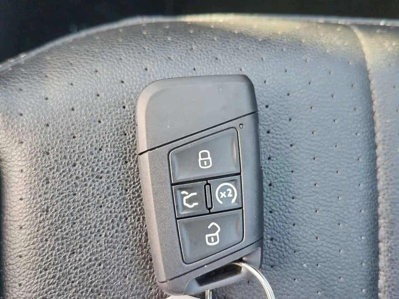VW Tiguan Comfortline/CARFAX/Кожа/Подгрев/ФИНАНСИРАНЕ, снимка 8 - Автомобили и джипове - 55014973