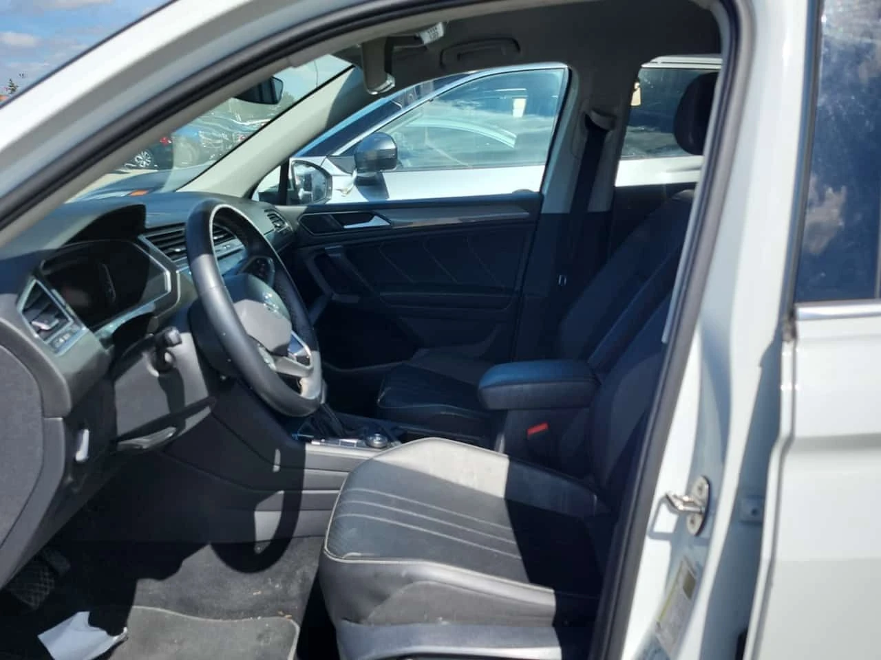 VW Tiguan Comfortline/CARFAX/Кожа/Подгрев/ФИНАНСИРАНЕ, снимка 5 - Автомобили и джипове - 55014973