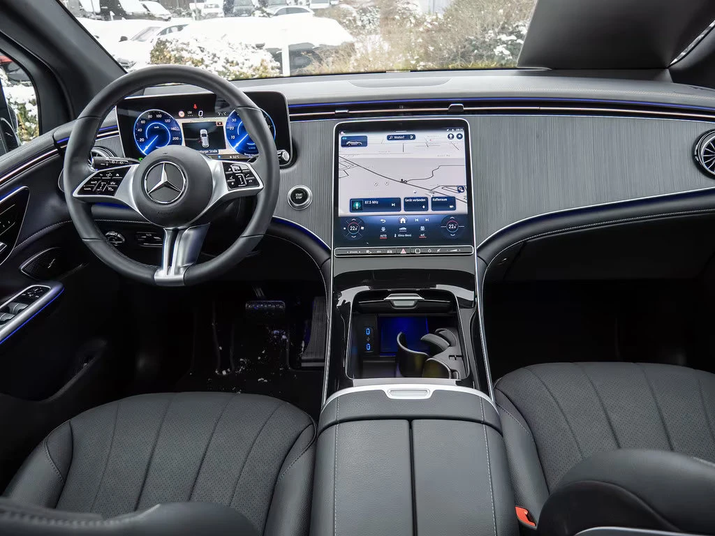 Mercedes-Benz EQE 350+ /SUV/292HP/ELECTRIC-ART/PANO/СЕРТИФИКАТ/450q, снимка 4 - Автомобили и джипове - 55026885