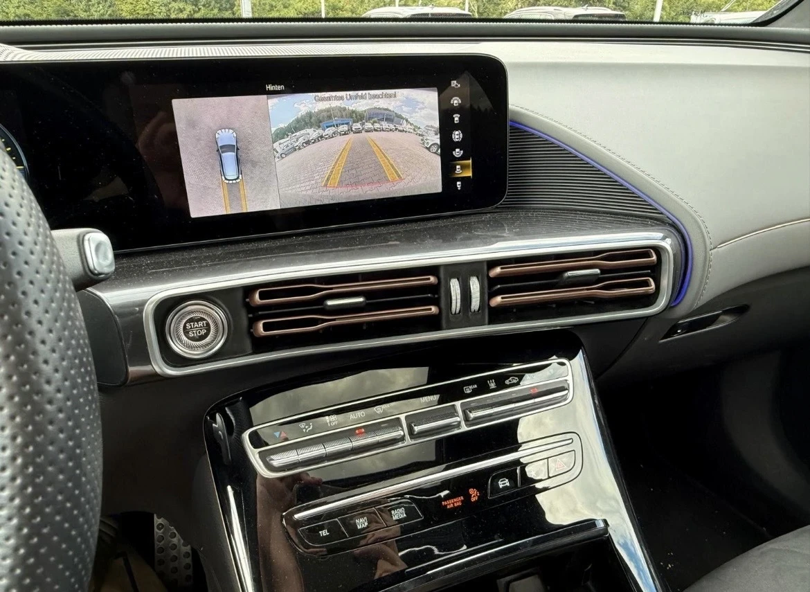 Mercedes-Benz EQC 400* 4Matic* AMG* 360* Pano* HUD* Burm, снимка 8 - Автомобили и джипове - 55442409
