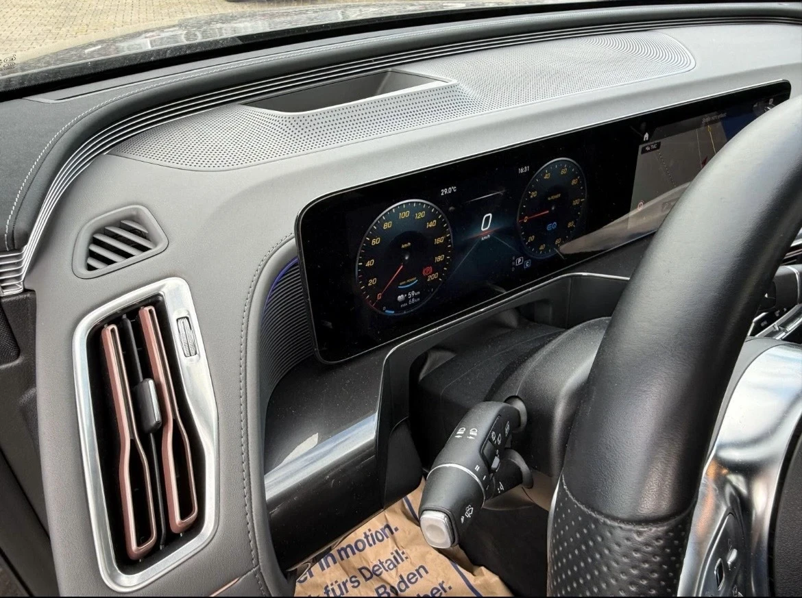 Mercedes-Benz EQC 400* 4Matic* AMG* 360* Pano* HUD* Burm, снимка 9 - Автомобили и джипове - 55442409