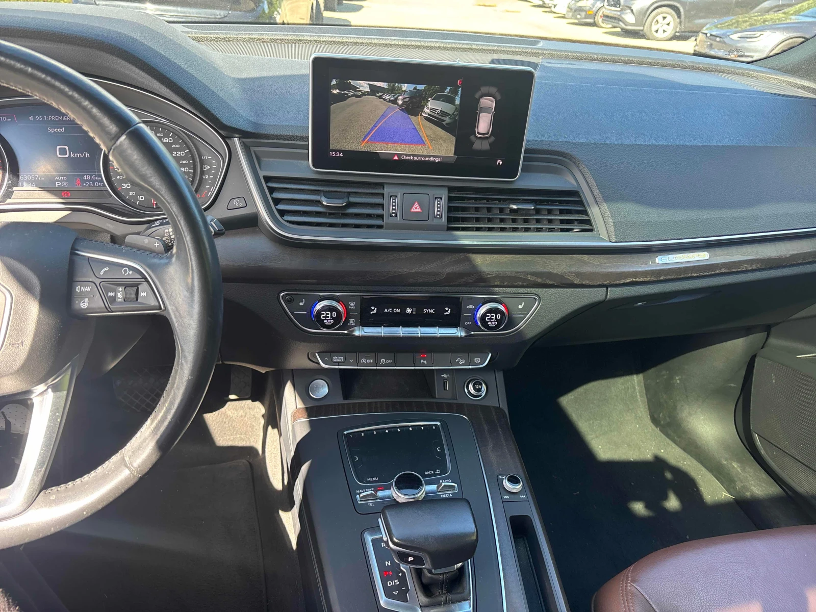 Audi Q5  Progressiv / CAMERA / CARFAX / АВТОКРЕДИТ , снимка 9 - Автомобили и джипове - 55896485
