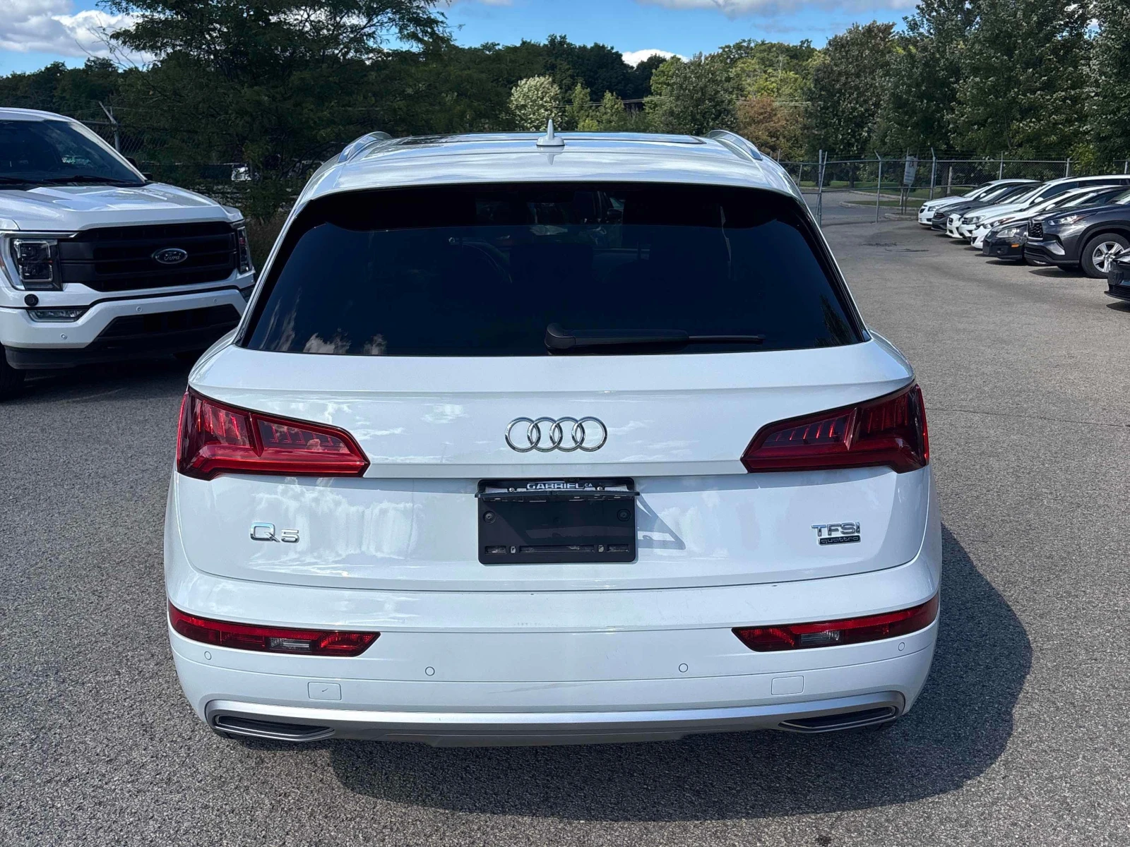 Audi Q5  Progressiv / CAMERA / CARFAX / АВТОКРЕДИТ , снимка 4 - Автомобили и джипове - 55896485