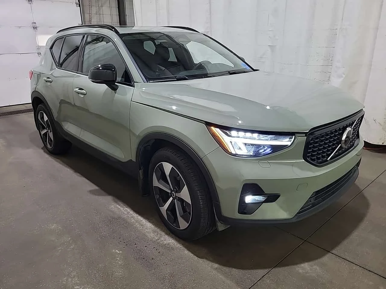Volvo XC40 PLUS DARK THEME* ���������� ��� ������������ | Mobile.bg � ����������� 2