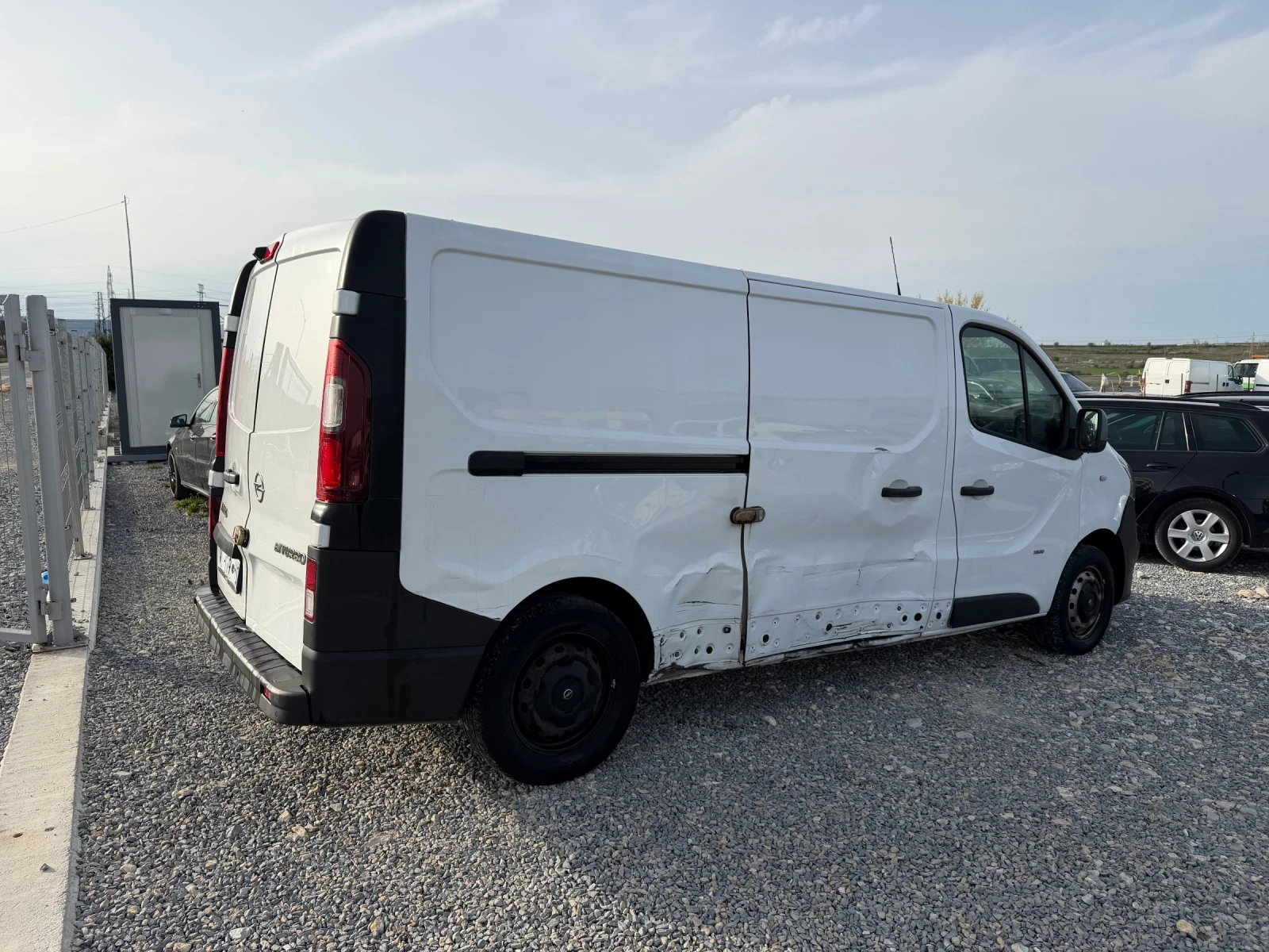 Opel Vivaro BI TURBO 2017g KLIMATIK MAXI, снимка 5 - Бусове и автобуси - 54197109