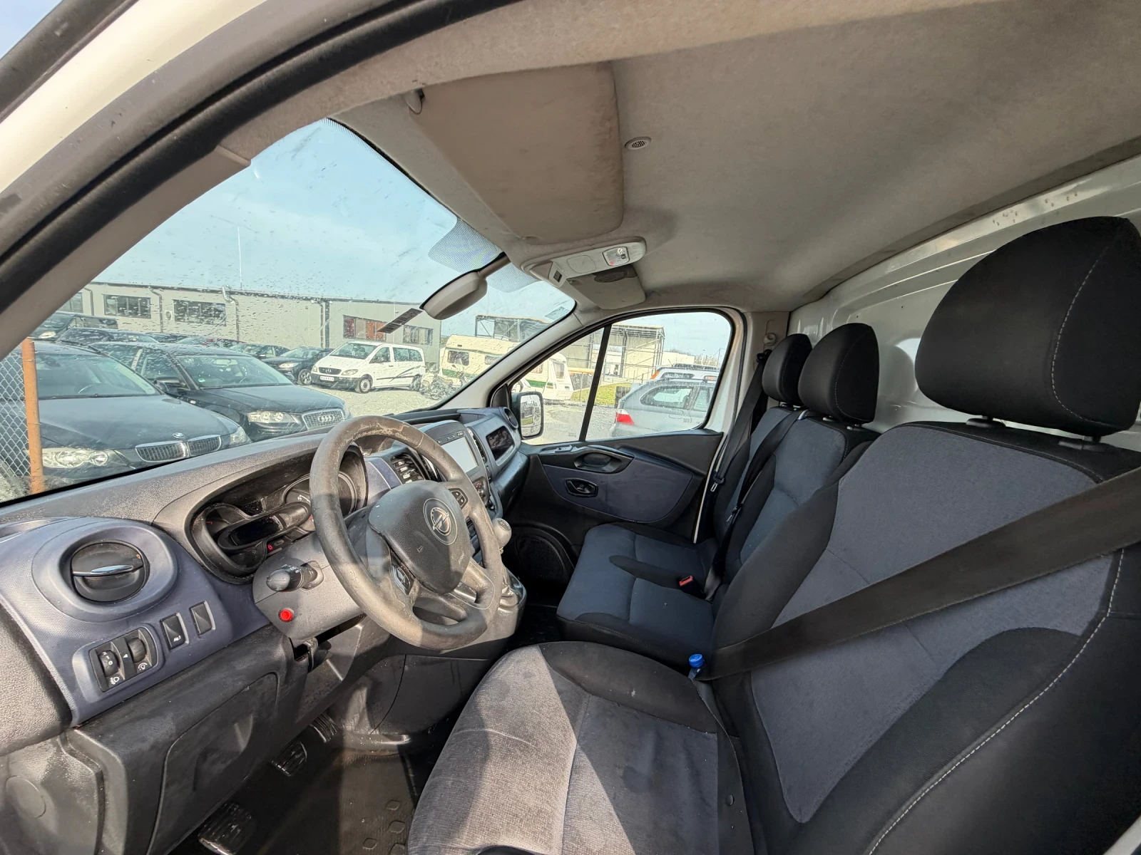 Opel Vivaro BI TURBO 2017g KLIMATIK MAXI, снимка 10 - Бусове и автобуси - 54197109
