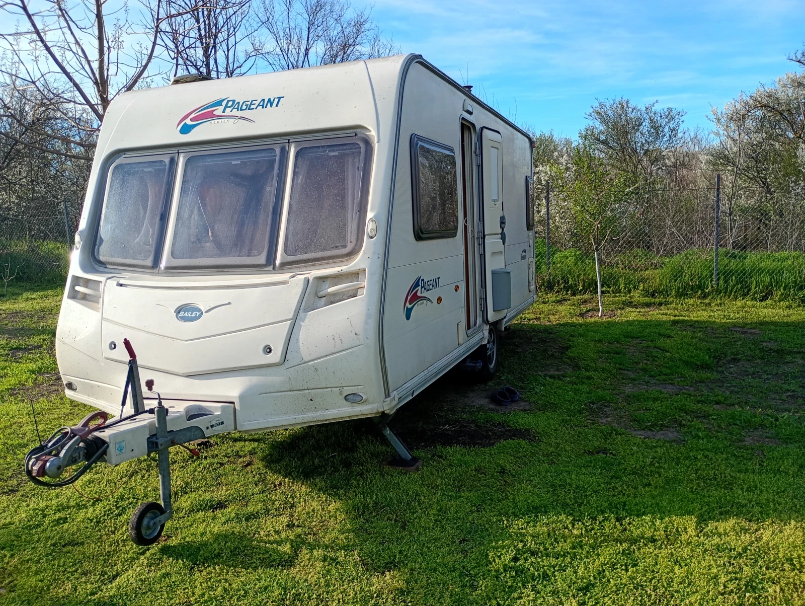 Каравана Bailey Pageant Bourdeaux френска спалня, снимка 17 - Каравани и кемпери - 54132125