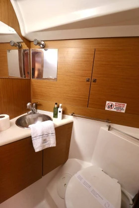 Ветроходна лодка Jeanneau  Sun Odyssey 49i, снимка 11