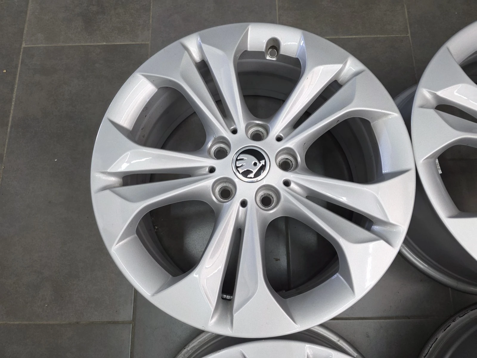 Джанти за Skoda, снимка 5 - Гуми и джанти - 56688188