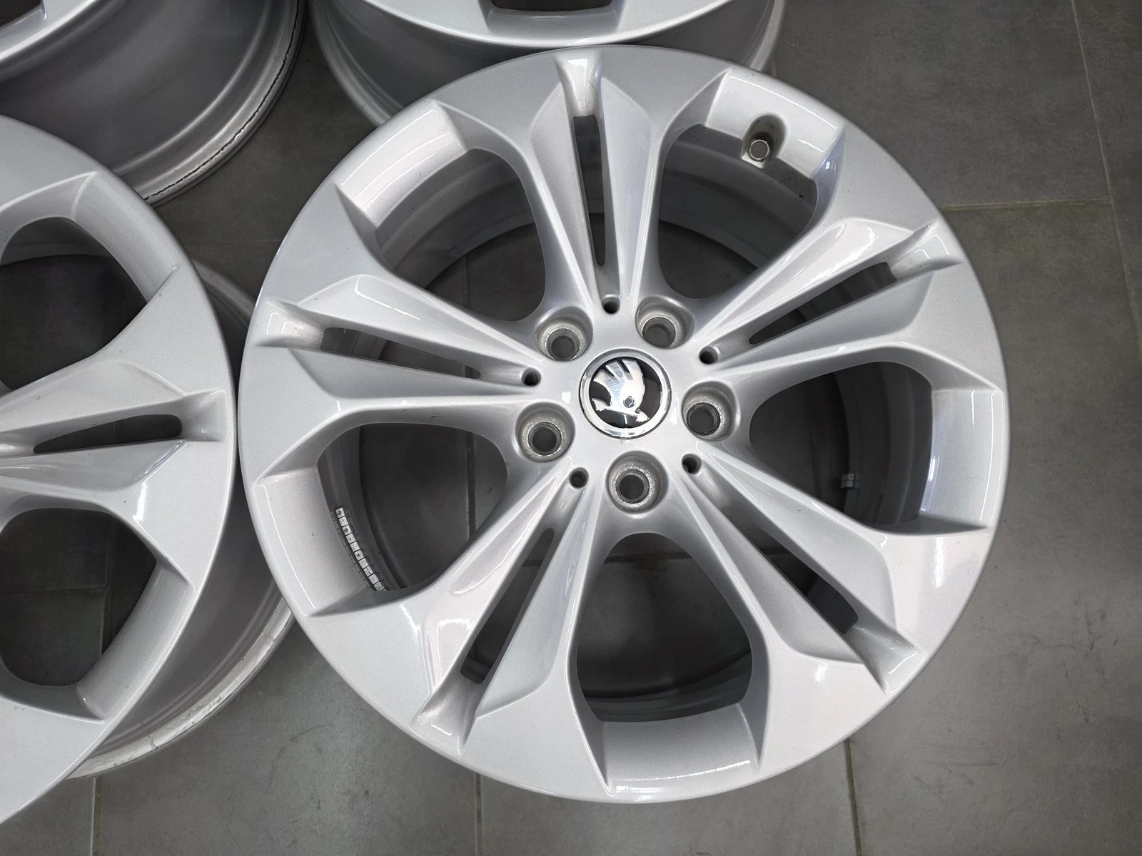 Джанти за Skoda, снимка 8 - Гуми и джанти - 56688188