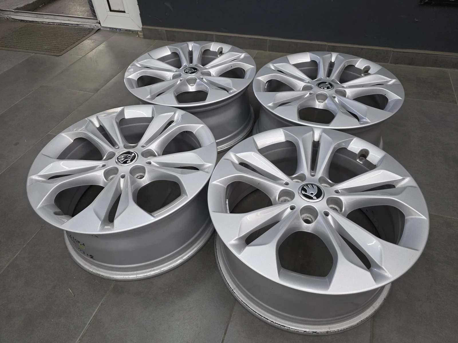 Джанти за Skoda, снимка 4 - Гуми и джанти - 56688188