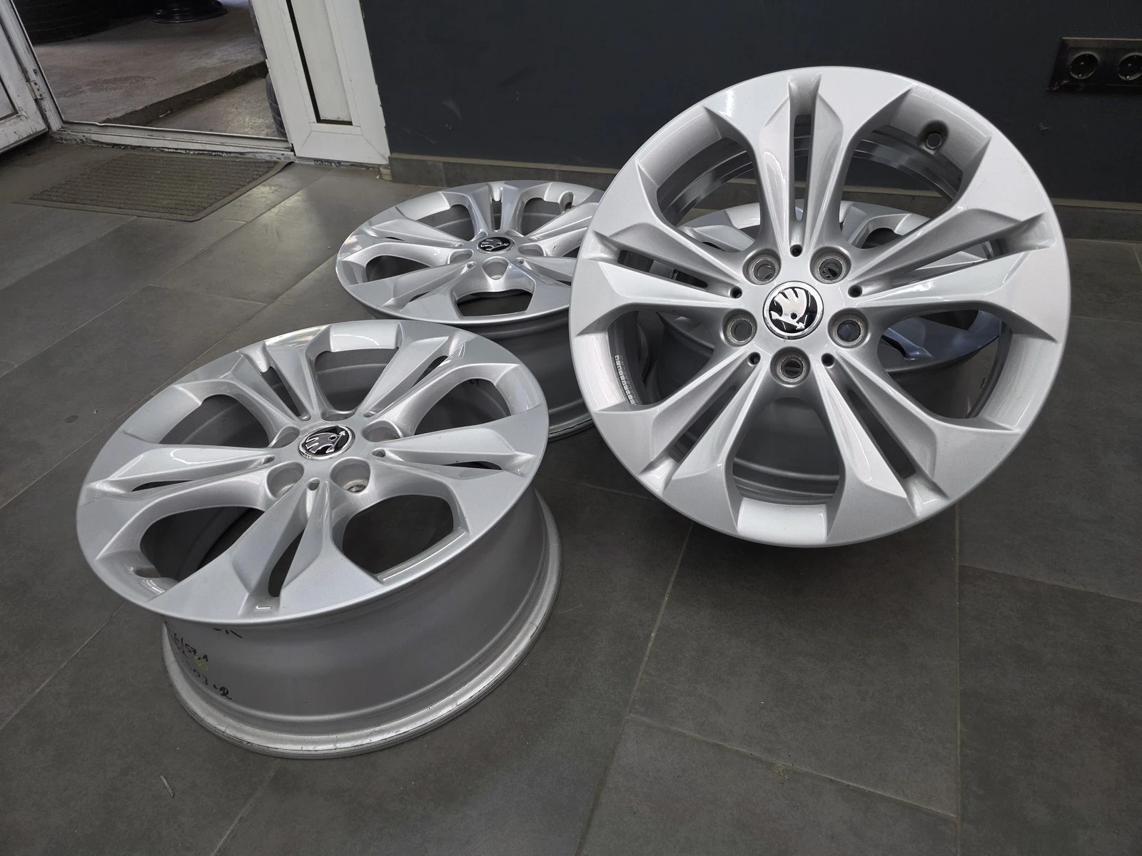 Джанти за Skoda, снимка 2 - Гуми и джанти - 56688188