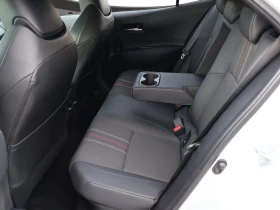 Toyota Corolla GR SPORT/НАПЪЛНО ОБСЛУЖЕНА СЪС ЗАВЕРЕНА ГАРАНЦИЯ/, снимка 15