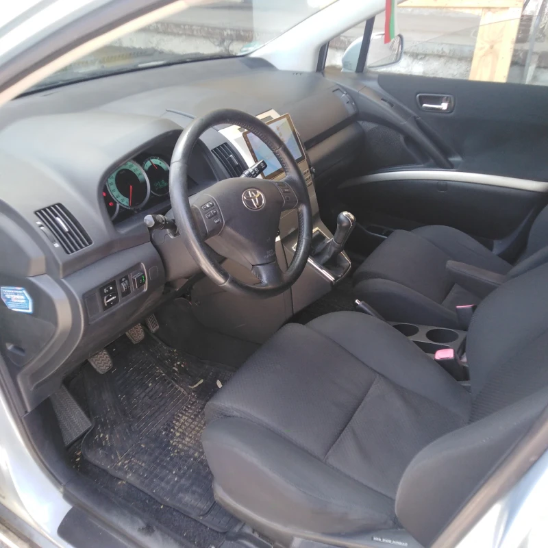 Toyota Corolla verso, снимка 7 - Автомобили и джипове - 47410991