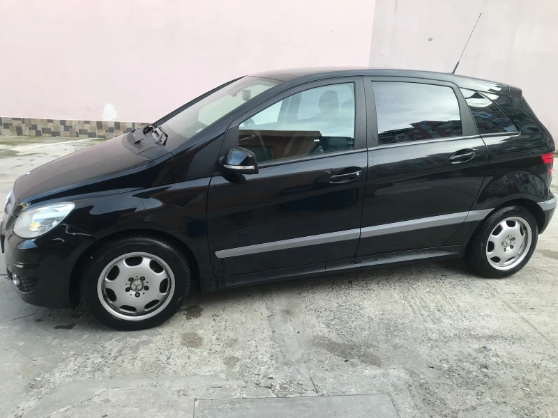 Mercedes-Benz B 180, снимка 3 - Автомобили и джипове - 47511776