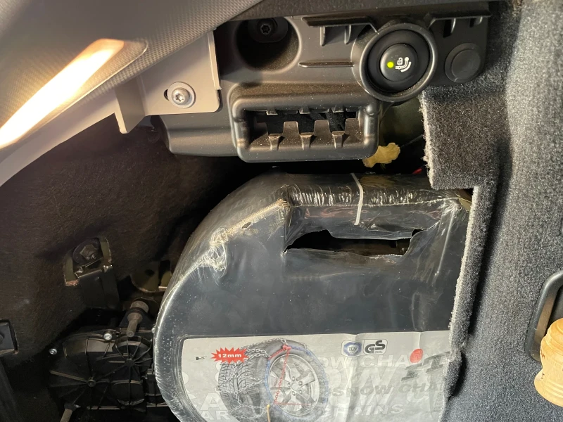 BMW 318 Facelift , снимка 9 - Автомобили и джипове - 50773138