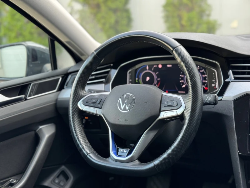 VW Passat VW Passat Var GTE Plug-In-Hybrid 1.4 TSI, снимка 10 - Автомобили и джипове - 53322566