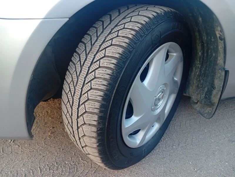 Mazda 3 1.4i Feislif , снимка 17 - Автомобили и джипове - 52147537